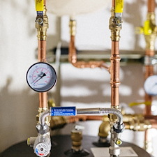 Upgrading-to-a-hydronic-tankless-water-heater-in-Bellevue-WA 1